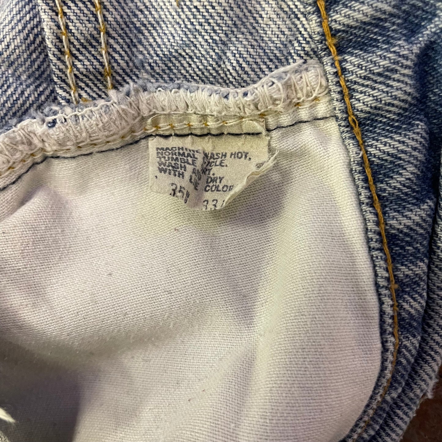 1985 Vintage Levi’s 517 35x33