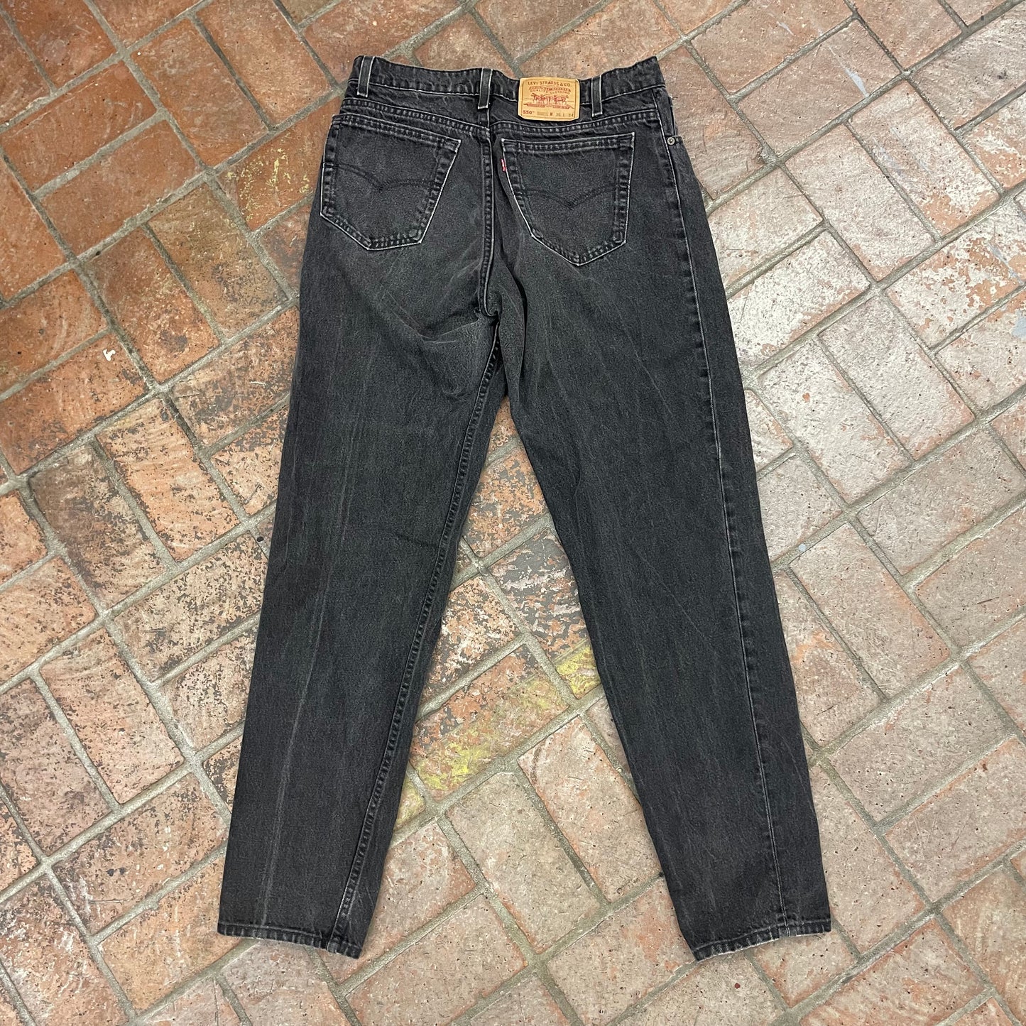 90s Vintage Levi’s 550 36x34