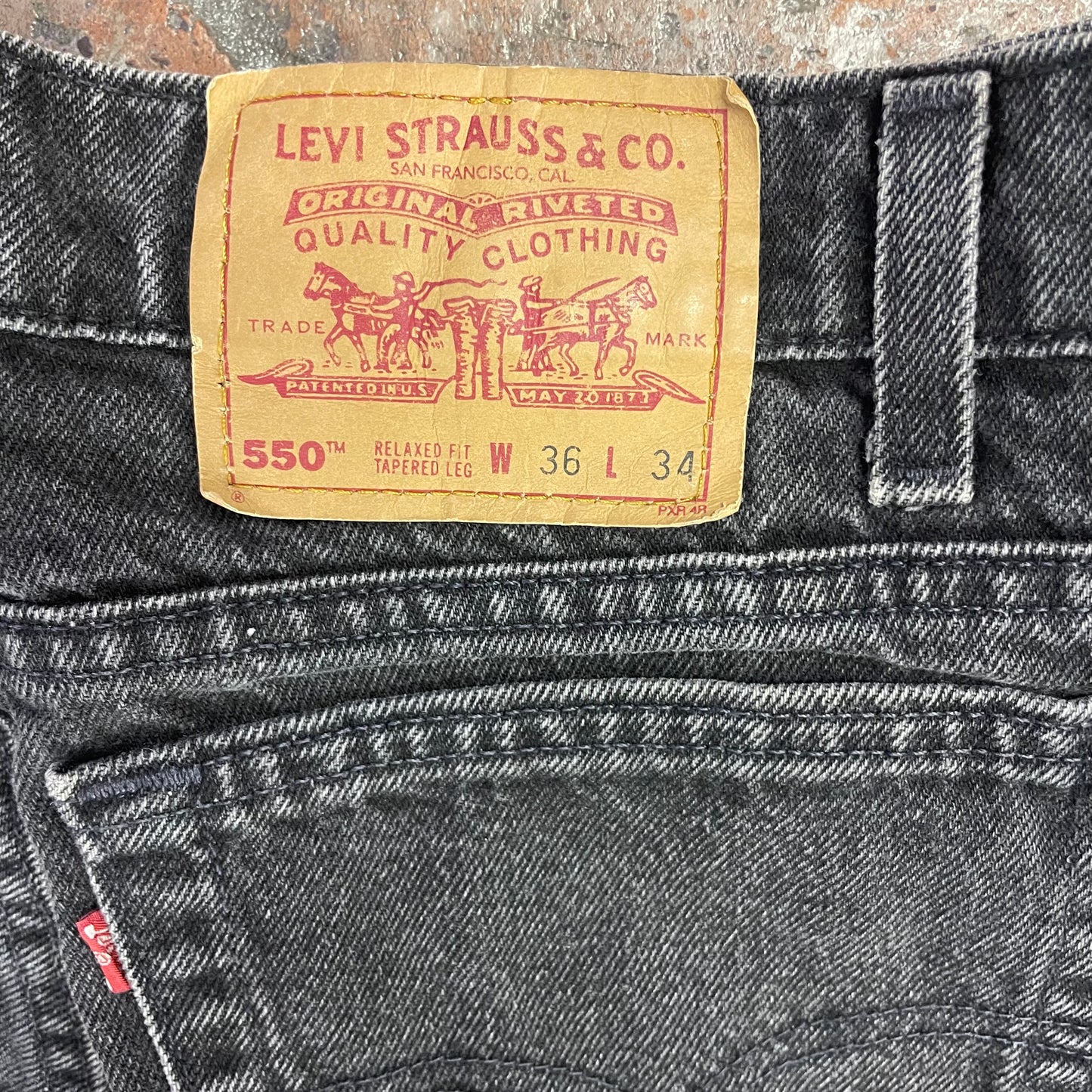 90s Vintage Levi’s 550 36x34